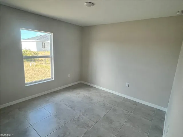 2538 Nw 24th Pl, Cape Coral, Florida 33993