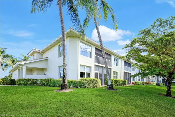 325 Dover Pl 103, Naples, Florida 34104