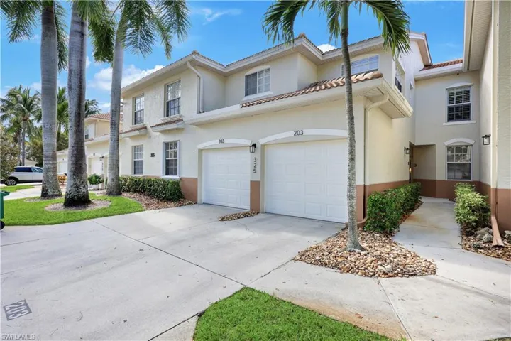 325 Dover Pl 103, Naples, Florida 34104