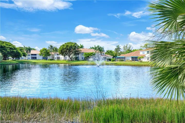 325 Dover Pl 103, Naples, Florida 34104