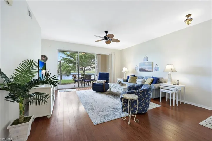 325 Dover Pl 103, Naples, Florida 34104