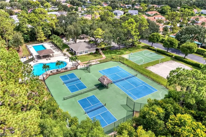 325 Dover Pl 103, Naples, Florida 34104