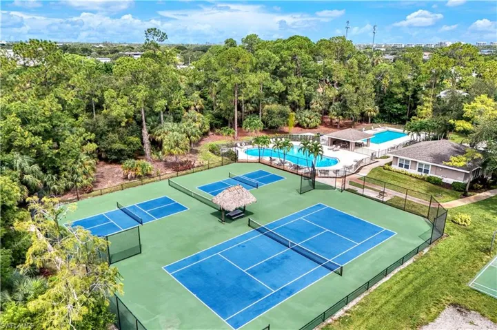 325 Dover Pl 103, Naples, Florida 34104