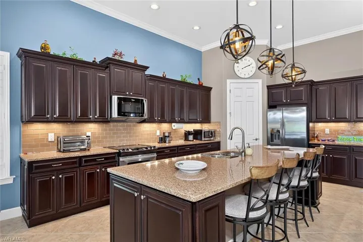 11205 Surrey Pl, Fort Myers, Florida 33913