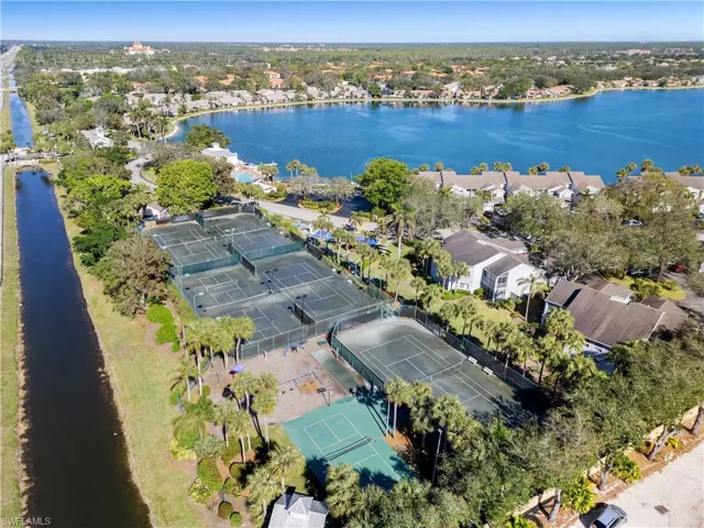 2662 Aft Ave, Naples, Florida 34109