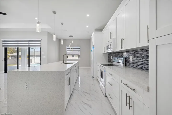 2209 NW 43rd AVE, CAPE CORAL FL 33993