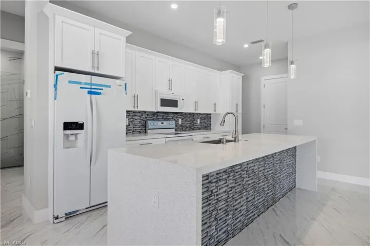 2209 NW 43rd AVE, CAPE CORAL FL 33993