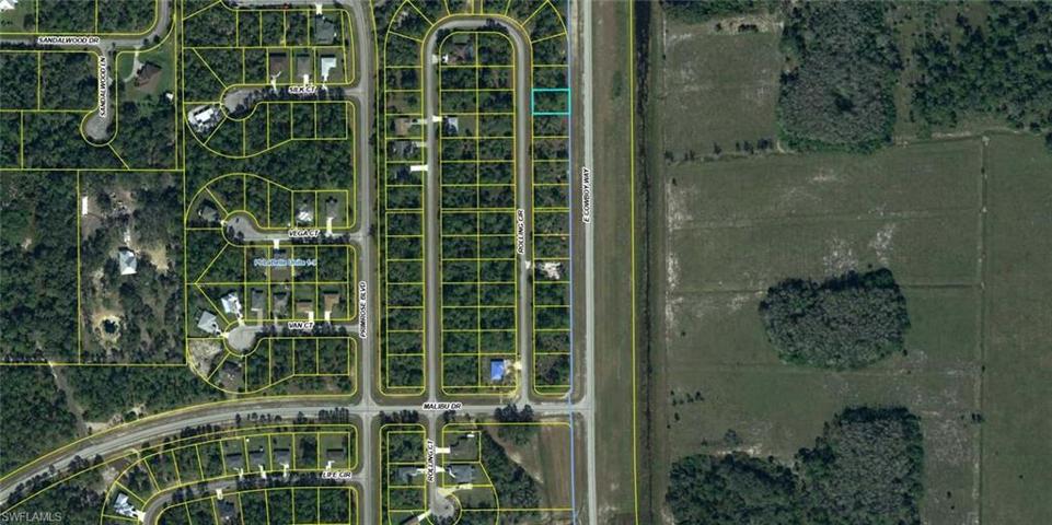 8023  Rolling  CIR, LABELLE, FL 33935