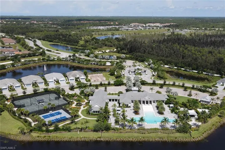 9048  Mayreau  WAY, Naples, FL 34114