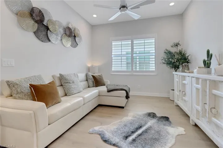 9048  Mayreau  WAY, Naples, FL 34114