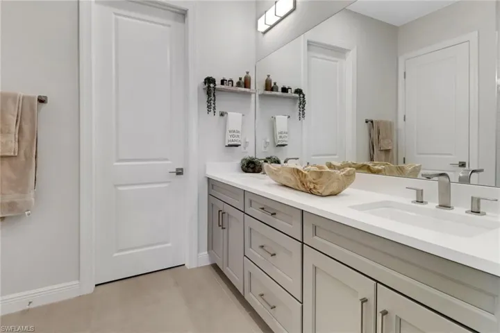 9048  Mayreau  WAY, Naples, FL 34114
