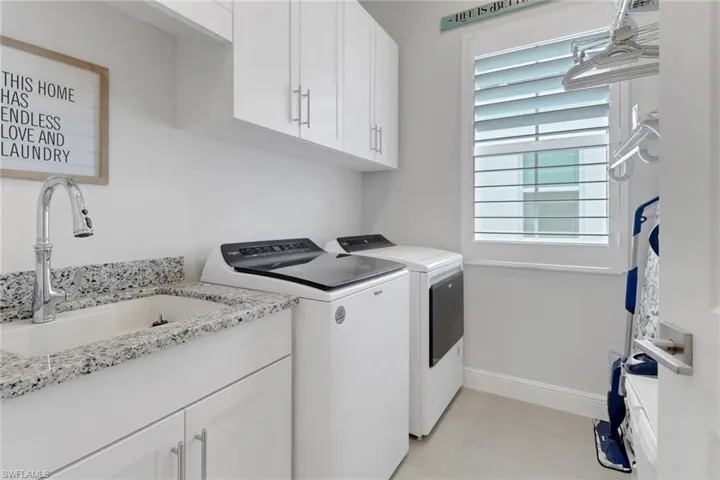 9048  Mayreau  WAY, Naples, FL 34114