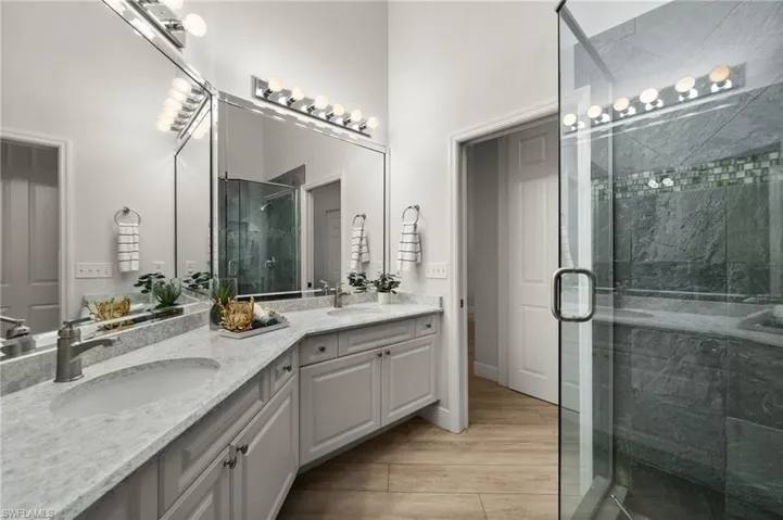 1240 Sarah Jean Cir # M204, Naples Fl 34110