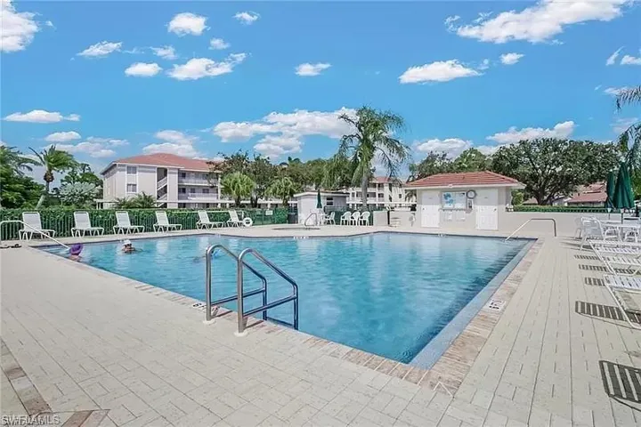 1051  Eastham  WAY, Naples, FL 34104