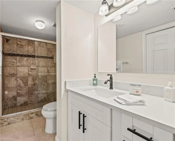 1051  Eastham  WAY, Naples, FL 34104