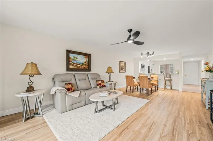 1051  Eastham  WAY, Naples, FL 34104