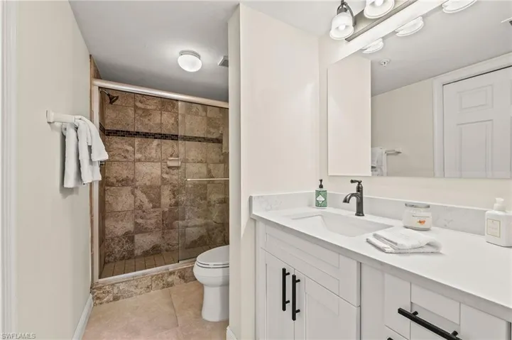 1051  Eastham  WAY, Naples, FL 34104