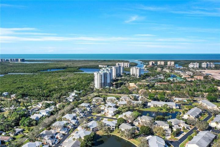 West of US-41 Coastal Gem; located in area of million-dollar homes, 3 miles to beaches and beachfront dining at The Ritz Carlton, La Playa and Turtle Club, near Mercato, Kalea Bay and the new Kinsale Golf Club