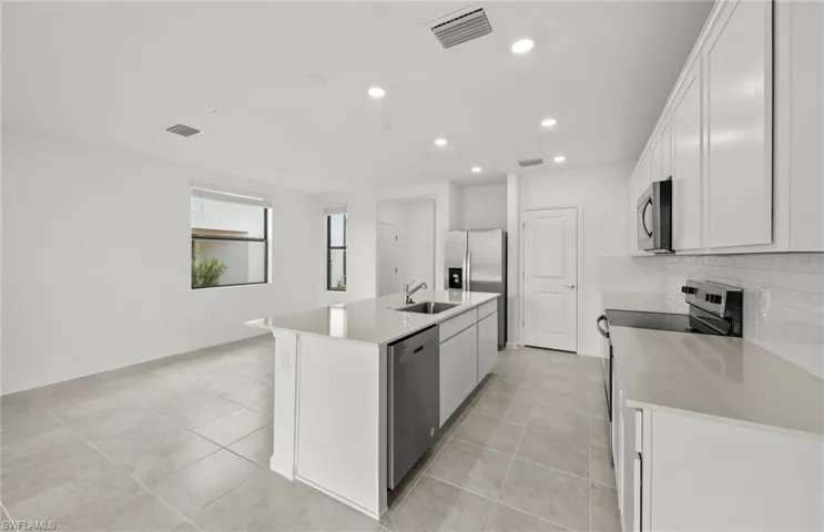 1671 Lake Jessup Cir, Cape Coral Fl 33909