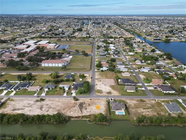 1817 Ne 13th Ave, Cape Coral, Florida 33909