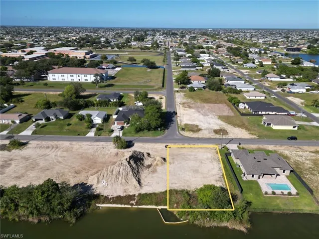 1817 Ne 13th Ave, Cape Coral, Florida 33909
