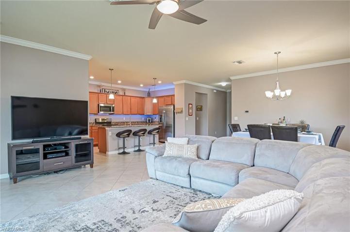 Perfect spot for entertaining - can change the layout easily