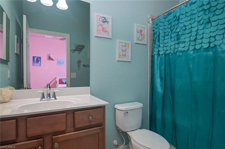 Bathroom en-suite for bedroom 2