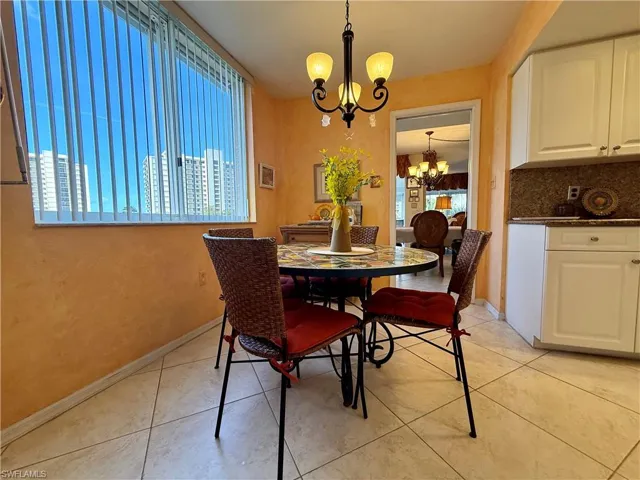 11118  Gulf Shore  DR, Naples, FL 34108