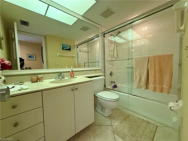 11118  Gulf Shore  DR, Naples, FL 34108