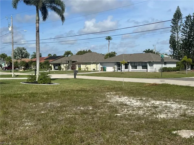 300 SE 20th ST, CAPE CORAL FL 33990