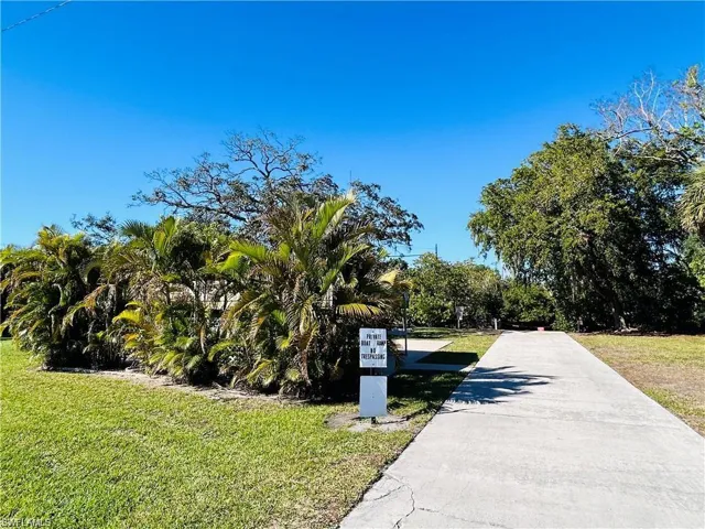 857 Manatee Rd, Naples, Florida 34114