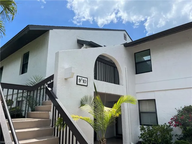 4300 Belair Ln 9, Naples, Florida 34103
