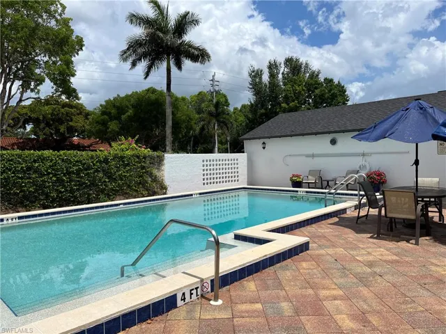 4300 Belair Ln 9, Naples, Florida 34103