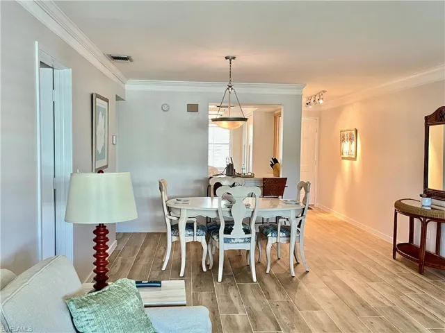 4300 Belair Ln 9, Naples, Florida 34103