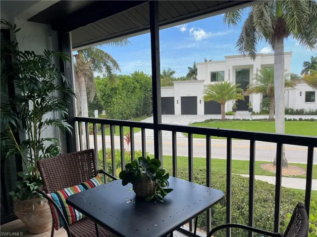 4300 Belair Ln 9, Naples, Florida 34103