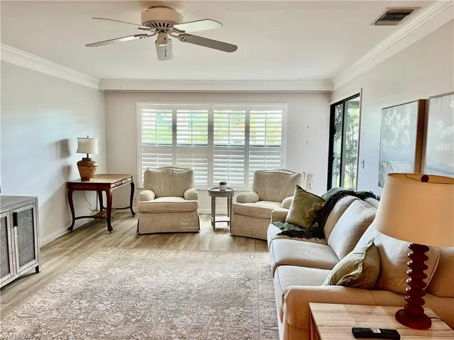 4300 Belair Ln 9, Naples, Florida 34103
