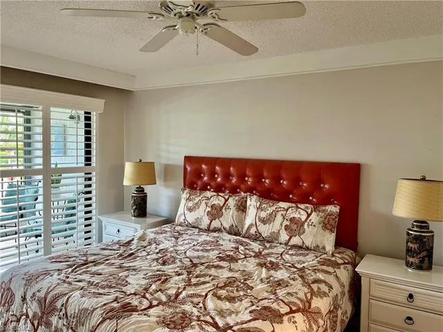 4300 Belair Ln 9, Naples, Florida 34103