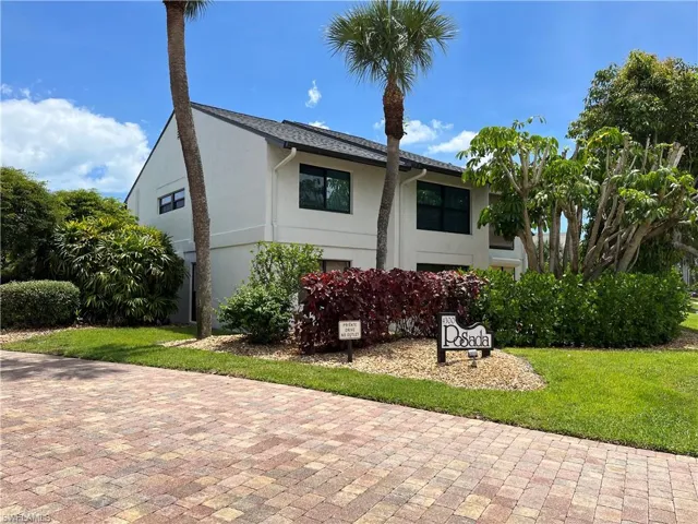 4300 Belair Ln 9, Naples, Florida 34103