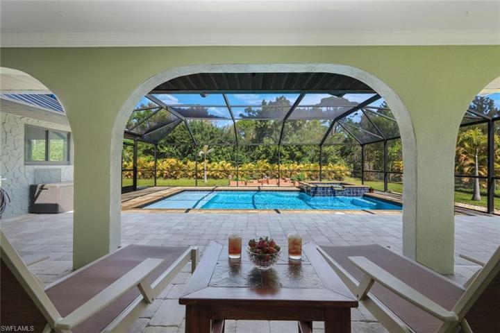 Lanai Pool