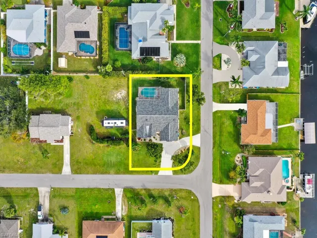 Corner Lot with U-Shaped Driveway