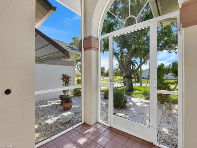 Screened Front Entry