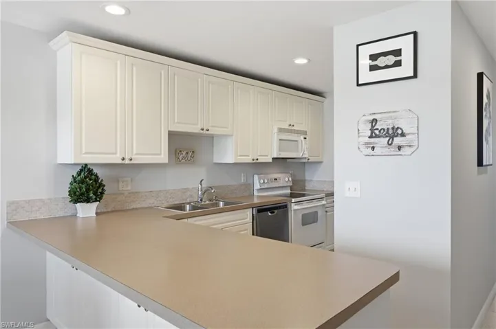 912 Se 46th St 201, Cape Coral, Florida 33904
