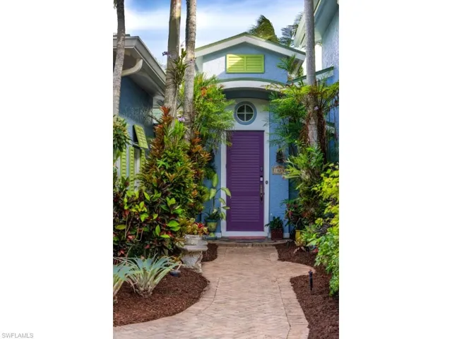 1875  8th S ST, Naples, FL 34102