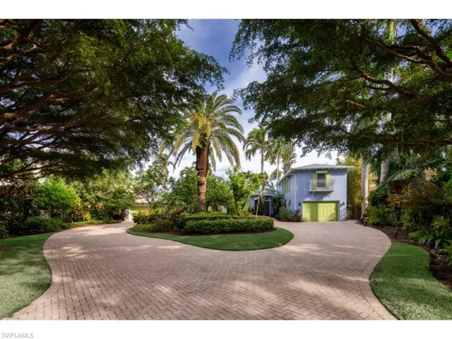 1875  8th S ST, Naples, FL 34102