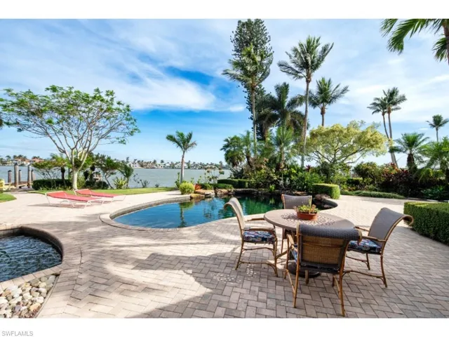 1875  8th S ST, Naples, FL 34102