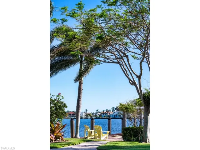 1875  8th S ST, Naples, FL 34102