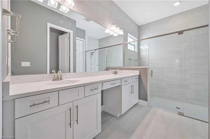 13699  Blue Bay  CIR, Fort Myers, FL 33913