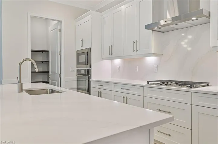13699  Blue Bay  CIR, Fort Myers, FL 33913
