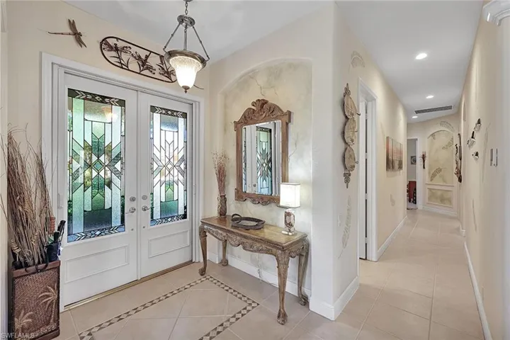 Home entry / Foyer