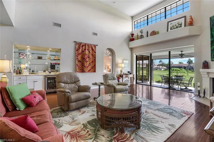 Wet Bar with Wine Cooler-